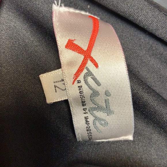 Chic and classy dress in black - Picture 17 of 17